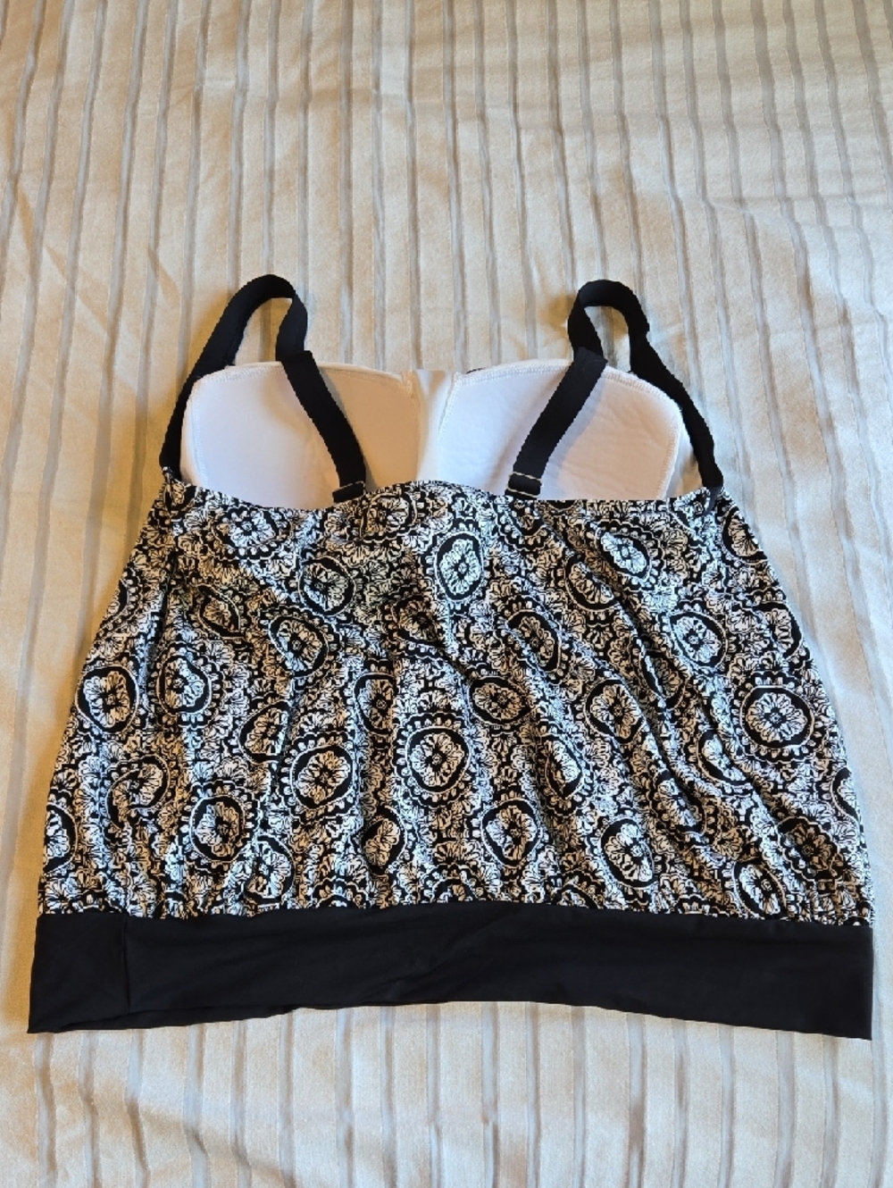 Lands' End Black and White Printed Swim Tank - Picture 5 of 6